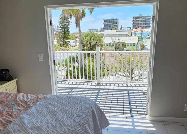 Balcony with view at women's house — Footprints Beachside Recovery