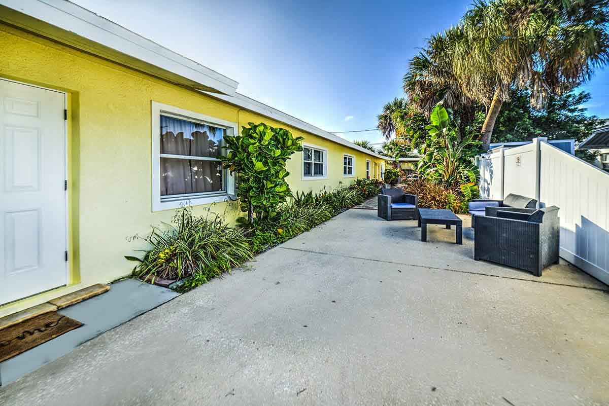 Exterior patio area at Footprints Beachside Recovery facility